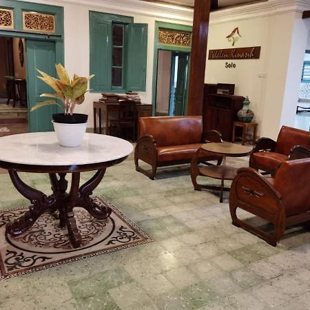 Ndalem Kinasih Homestay Syariah Surakarta  Екстер'єр фото