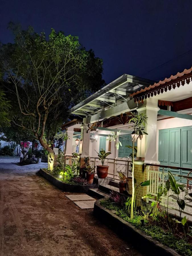 Ndalem Kinasih Homestay Syariah Surakarta  Екстер'єр фото