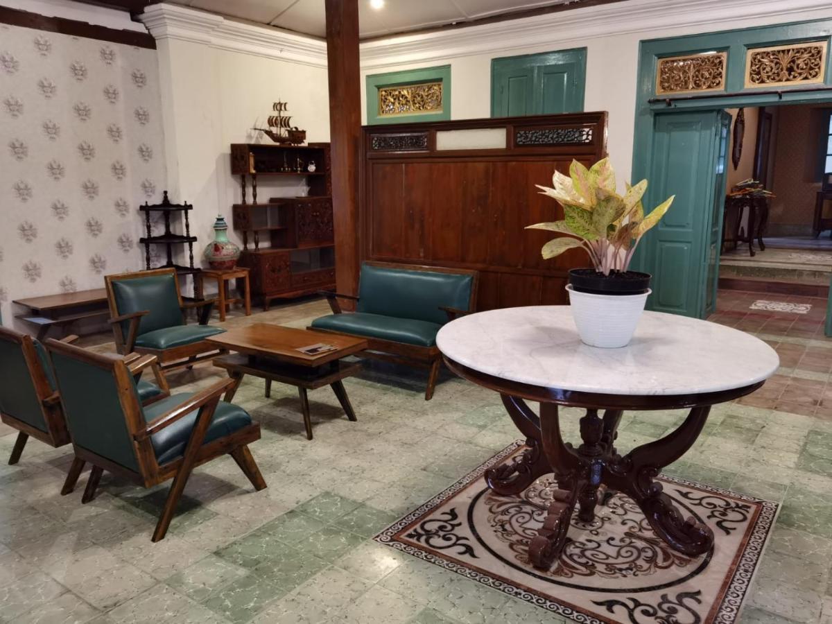 Ndalem Kinasih Homestay Syariah Surakarta  Екстер'єр фото