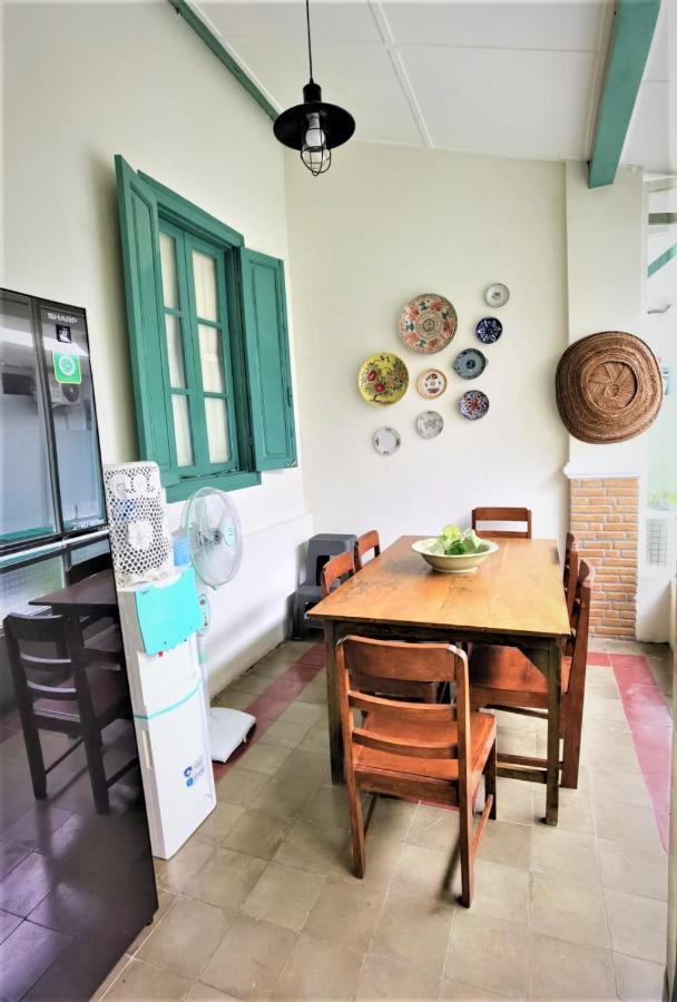 Ndalem Kinasih Homestay Syariah Surakarta  Екстер'єр фото